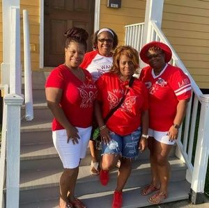 Meet your Posher, Edith